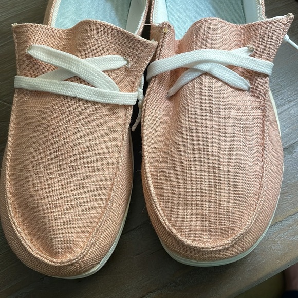 No-Tie Linen Flats - Picture 4 of 6